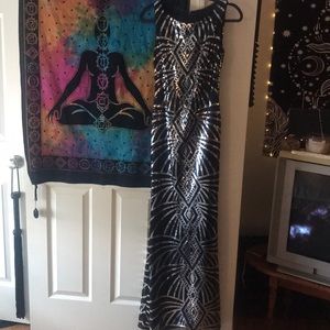 Women’s size 6 form fitting gown